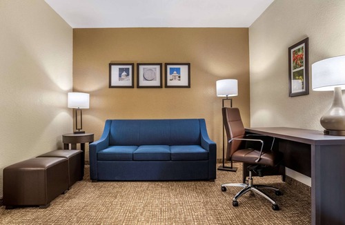 Millbrook Hotel | Comfort Inn & Suites Millbrook - Prattville