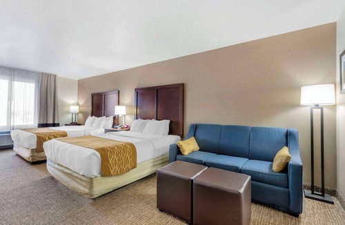 Mitchell Hotel | Comfort Inn & Suites Mitchell I-90