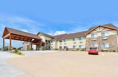 Le Claire Hotel | Comfort Inn & Suites Riverview near Davenport and I-80