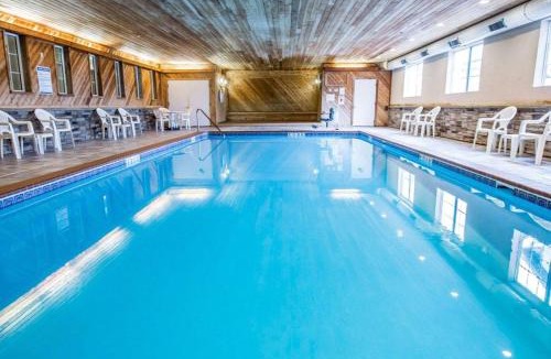 Le Claire Hotel | Comfort Inn & Suites Riverview near Davenport and I-80