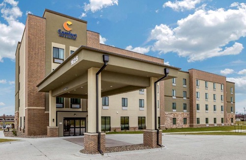West Des Moines Hotel | Comfort Inn & Suites West Des Moines