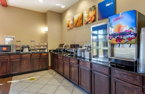 Montgomery Hotel | Comfort Suites Airport South