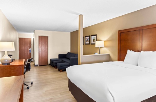Grayslake Hotel | Comfort Suites Grayslake near Libertyville North