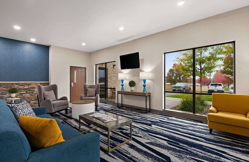 Hudson Hotel | Comfort Suites Hudson I-94