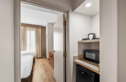 Dale City Hotel | Comfort Suites Near Potomac Mills