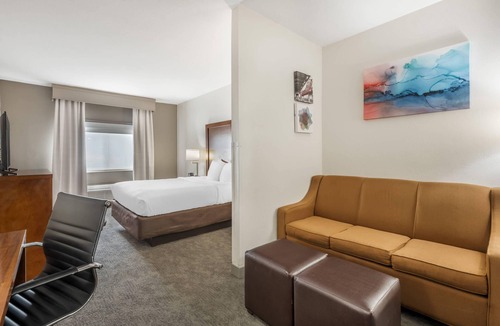 North Central Omaha Hotel | Comfort Suites Omaha Northwest