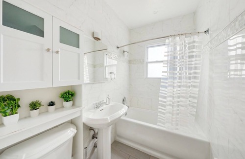 Southeast Yonkers Apartment | Comfortable 3BR Getaway Free Parking NYC Access Perfect for Groups