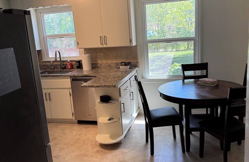 Fairway House | Comfortable 3BR Home Near World Cup Action – Pet Friendly w/Fenced Yard!