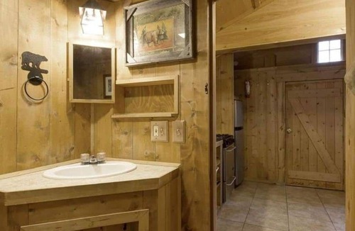 Cooke City-Silver Gate Cabin | Comfortable Cabin next to Yellowstone National Park