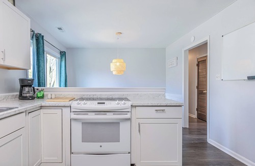 Westgate House | Comfortable Furnished 3BR Home, Extended Stays Welcome