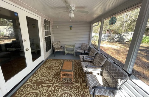 Brunswick House | Comfortable Home 7 miles from Jekyll Island Entrance