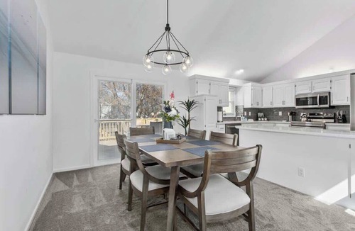 Olathe House | Comfortable Space Sleeps 9 Home Theater Pool Table