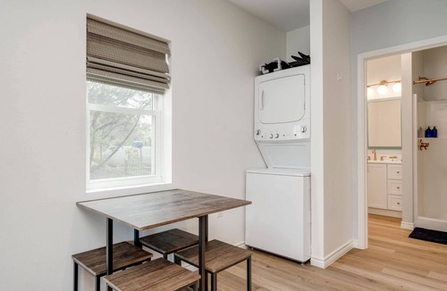 Buchanan Dam Apartment | Comfortable Suite With Porch And Kitchenette