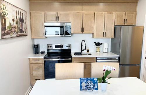 South Baltimore Apartment | Comfy Cozy 2BD-2BA apt in Federal Hill