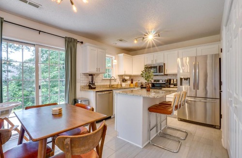 Conestee House | Community Pool/Close to Downtown Greenville