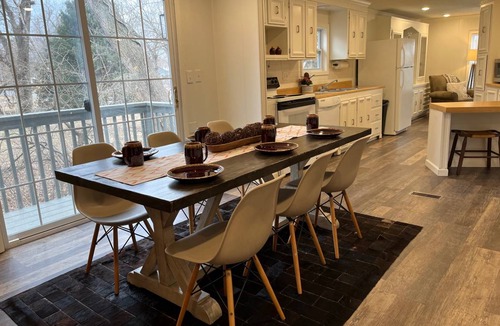 Topeka House | Complete BnB Presents Stylish Newly Renovated Whole Home TKS418