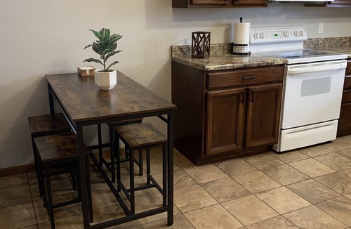 Monroe City Condo | Condo walking distance to Mark twain Lake and Jellystone! Sleeps 8!