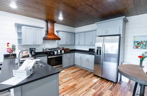 Cullman Apartment | Condominium B in the Hollernn
