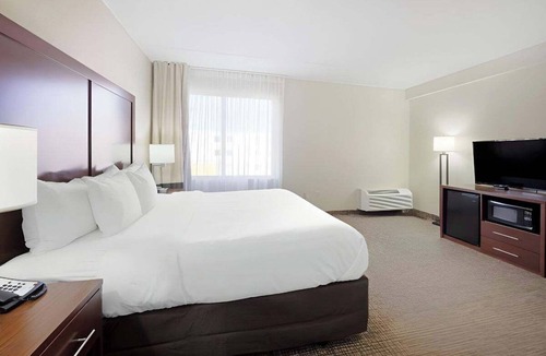 Greenwich Hotel | Conference Inn & Suites Wichita