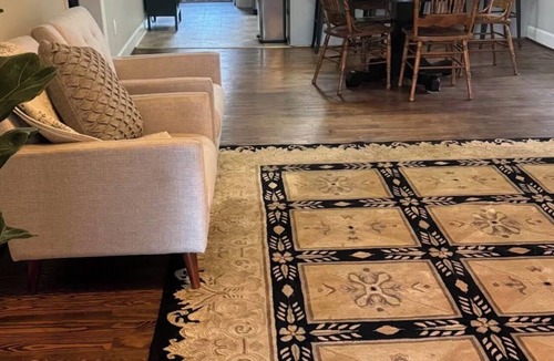 Centreville House | Convenient, comfy and cozy in downtown Centreville.