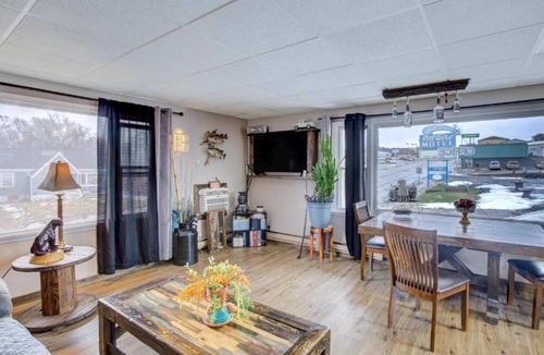 Chamberlain Hotel | Convenient Room Near I-90 Rest Stops & Local Attractions, w/Free Parking