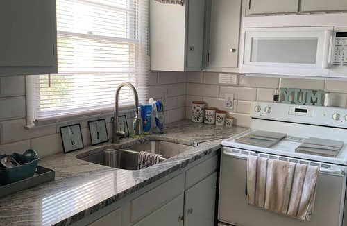 Terry Sanford Condo | Conveniently located Studio in Fayetteville for Traveling Professionals