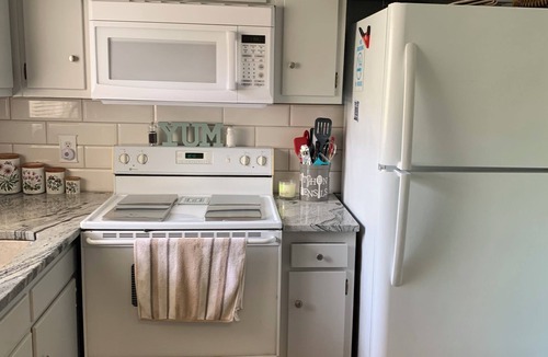 Terry Sanford Condo | Conveniently located Studio in Fayetteville for Traveling Professionals