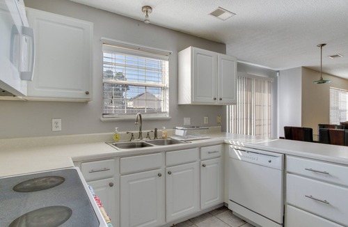 Huntcliff House | Conveniently Located Columbia Home w/Deck & Yard!