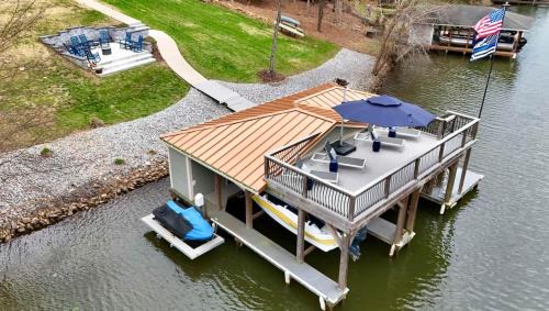 Bracey House | Copper Cove