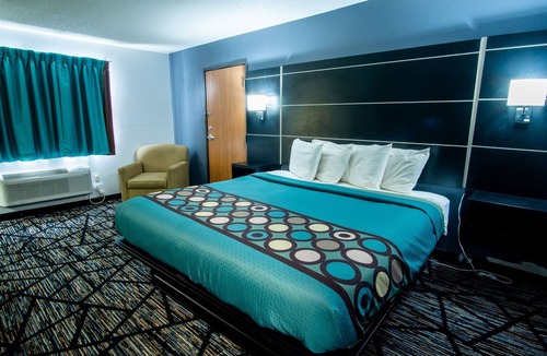 New Richmond Hotel | Coratel Inn and Suites By Jasper - Standard 1 King Bed Non Smoking