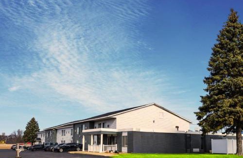Owatonna Hotel | Coratel Inn and Suites by Jasper Owatonna