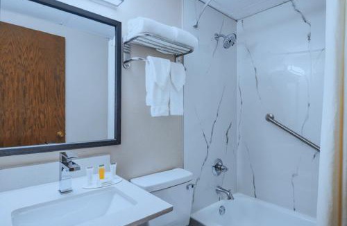 Owatonna Hotel | Coratel Inn and Suites by Jasper Owatonna