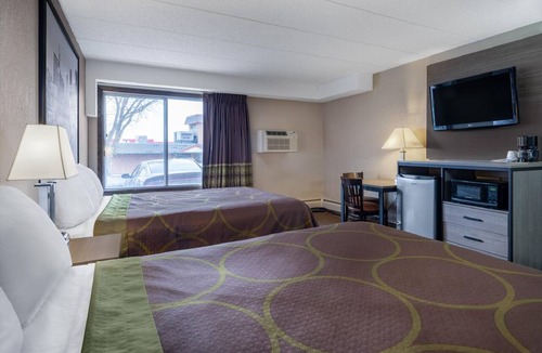 Owatonna Hotel | Coratel Inn & Suites by Jasper Owatonna - Luxury 2 Queen Bed NS