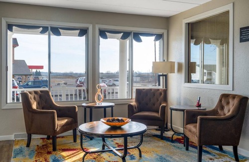 Owatonna Hotel | Coratel Inn & Suites by Jasper Owatonna - Comfort 2 Queen Bed NS