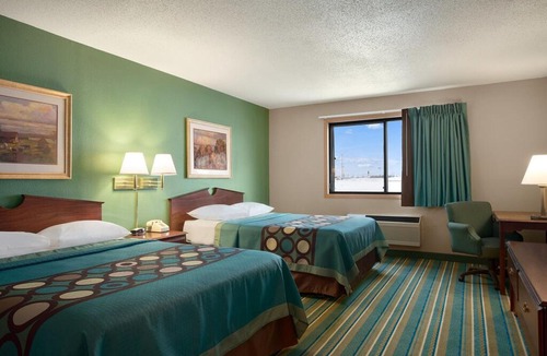 New Richmond Hotel | Coratel Inn & Suites New Richmond - Comfort 2 Queen Bed Non-Smoking