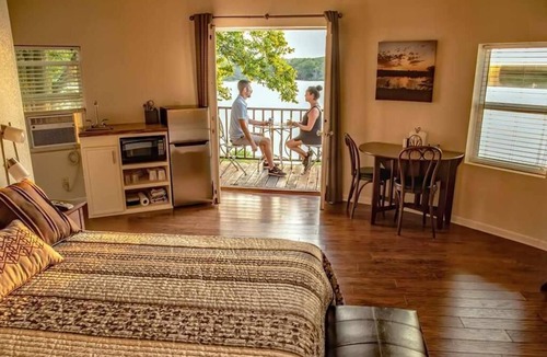 Holmesville Cottage | Corn Crib Cottage