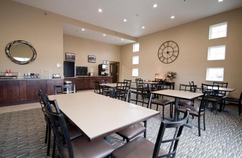 Oelwein Hotel | Cornerstone Inn & Suites Oelwein