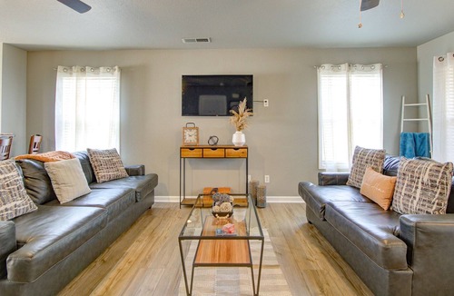 Madison House | Corporate Airport CrashPad