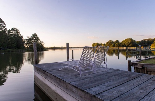 St. Michaels Cottage | Cottage #5 White Swan At Water with Deck