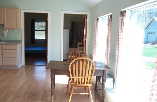 Blanchardville Cottage | Cottage In The Valley On 50 Acres.