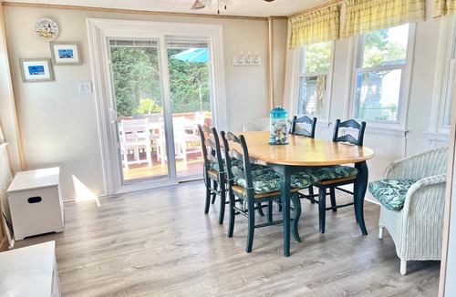 North Cape May House | Cottage Near the Bay 2.5 blocks to beach & Harpoons on the Bay.