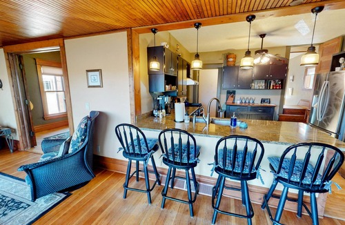 Fort Atkinson House | Cottage on the Rock, a spacious 5-bedroom house on the Rock River