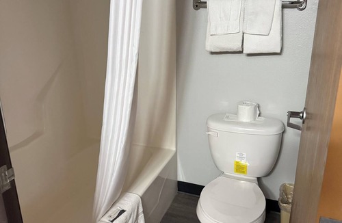 Burlington Hotel | Country Haven Inn