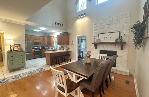 Ooltewah House | Country Home near Chattanooga, Harrison Bay, Howe Farms, and Gray Dove venues!