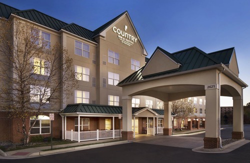 Woodbridge Hotel | Country Inn & Suites by Radisson, Potomac Mills Woodbridge, VA
