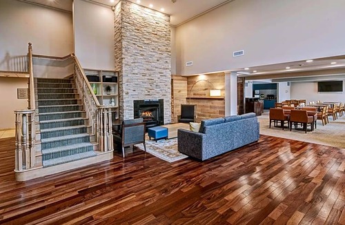 Woodbridge Hotel | Country Inn & Suites by Radisson, Potomac Mills Woodbridge, VA