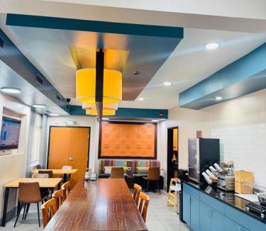 Bismarck Hotel | Country Inn & Suites by Radisson, Bismarck-Mandan