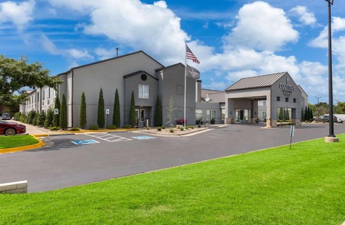 Wichita Hotel | Country Inn & Suites by Radisson, Wichita East, KS