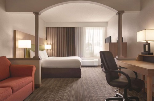 Eagan Hotel | Country Inn & Suites by Radisson, Eagan, MN