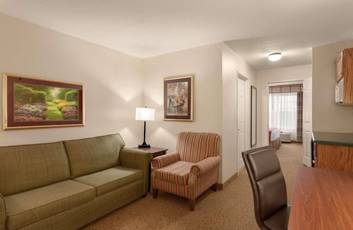 Ames Hotel | Country Inn & Suites by Radisson, Ames, IA
